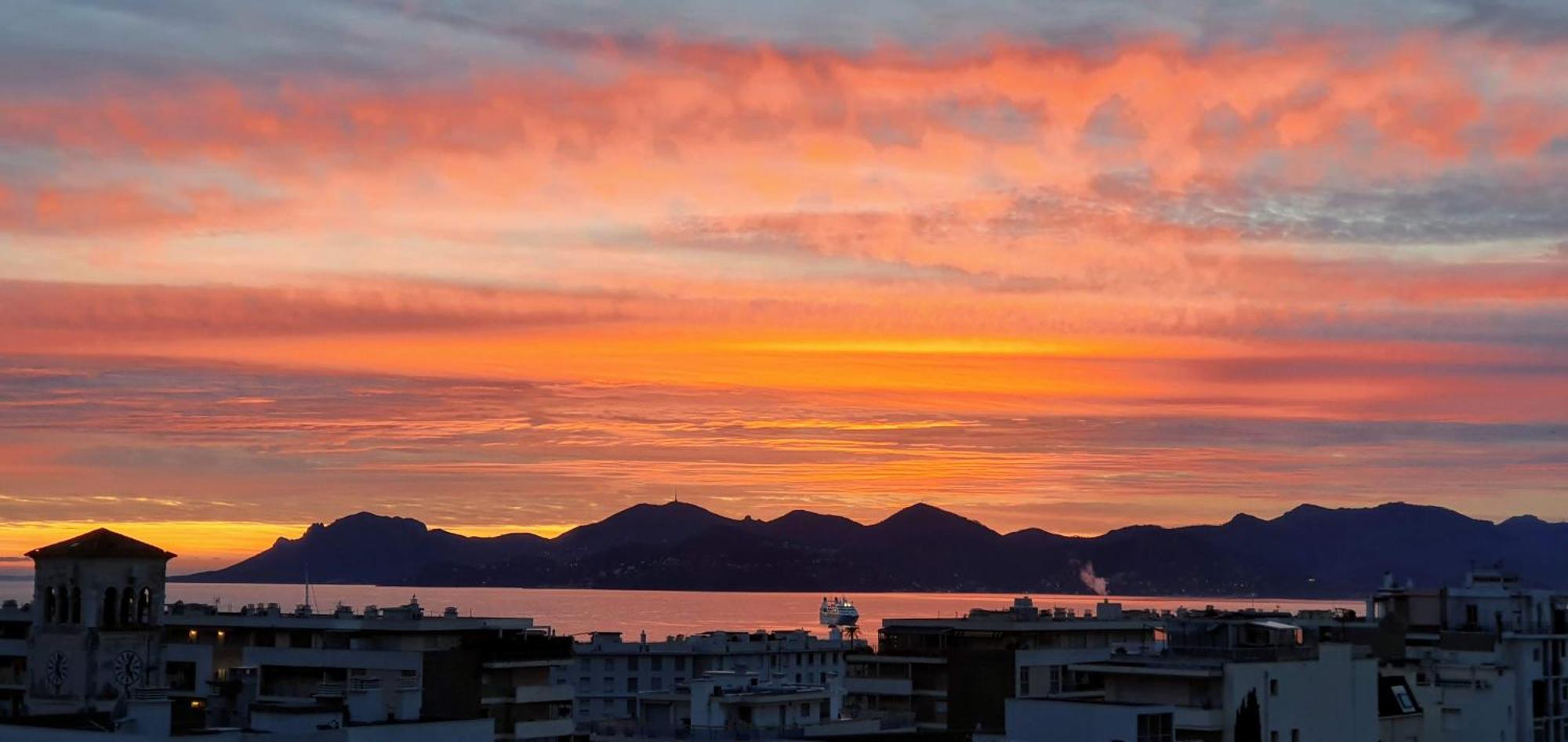 Apartamento Sur Le Toit - Vue Exceptionnelle *